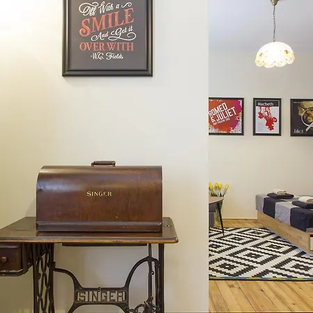 Apartment Theater Apt In The Heart Of