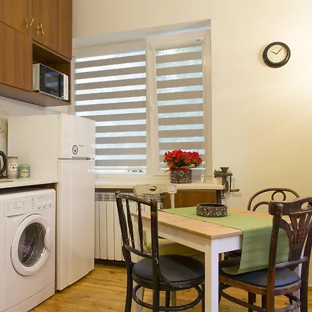 Apartment Theater Apt In The Heart Of